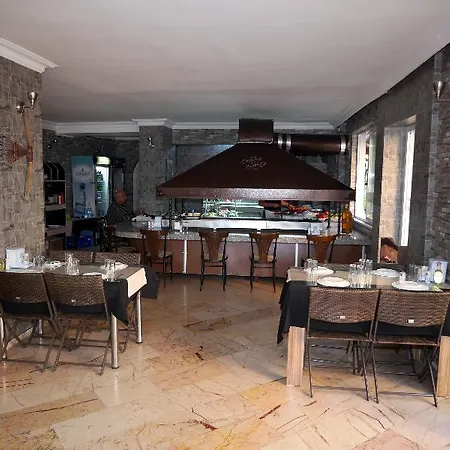 Hotel Mevre 3*
